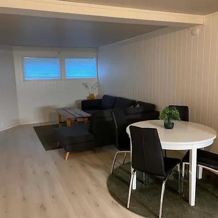 Modern Basement Apartment, 65 Square Meters Lägenhet Alta